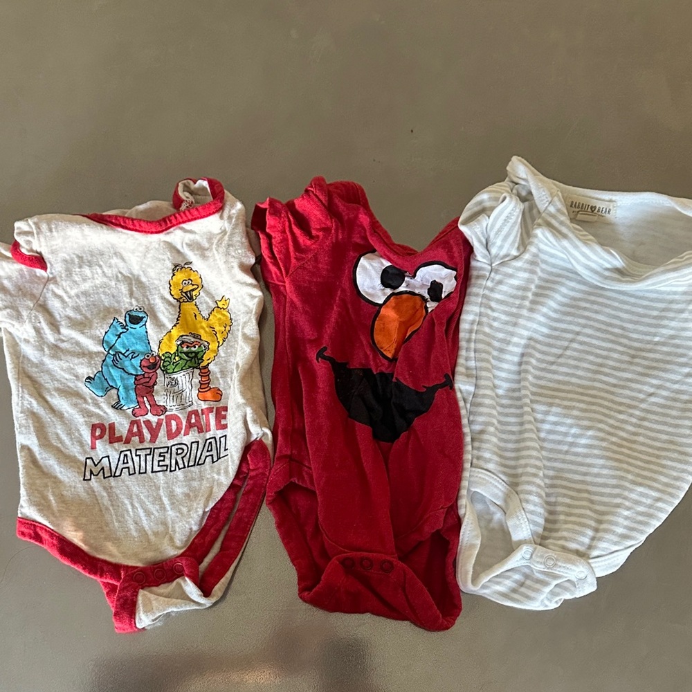 Sesame Street Baby Onesies Set